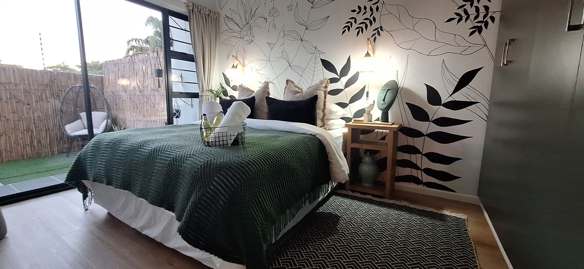 Retreat on 3rd – Main Bedroom, photo 4